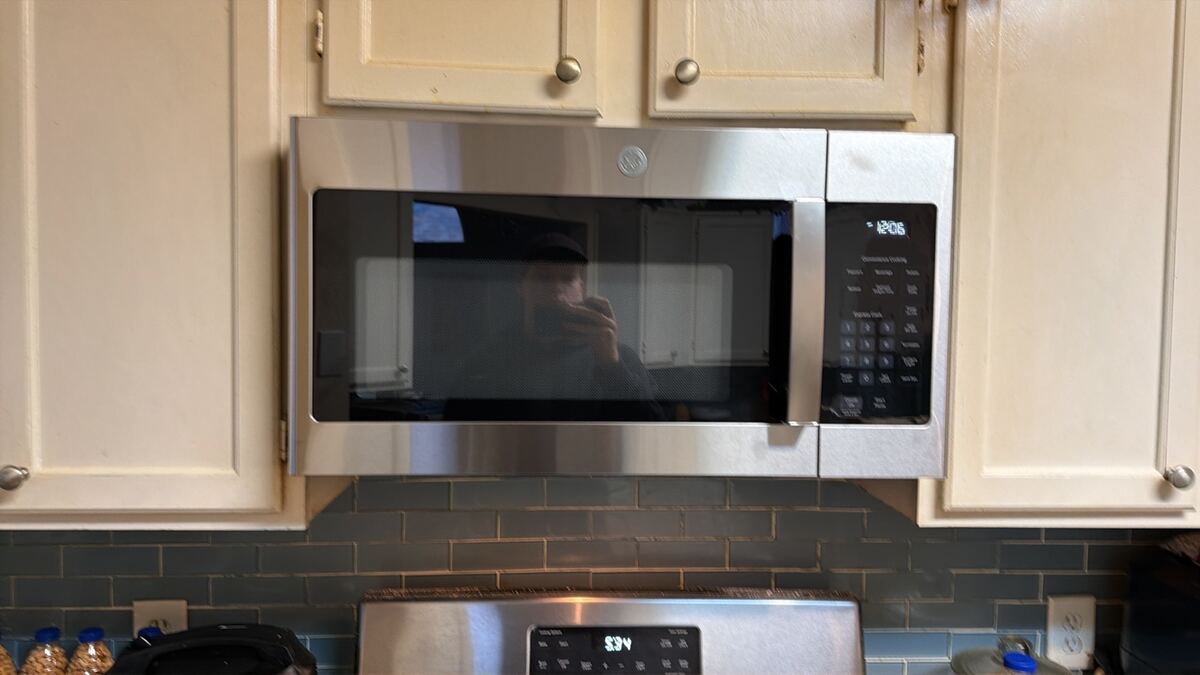 Over the range microwave repair service in a Fort Worth TX kitchen